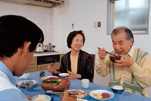 玄関引戸のリフォームを委託する